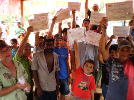 Camponeses das Áreas Raio do Sol e Canaã celebram a posse de suas terras