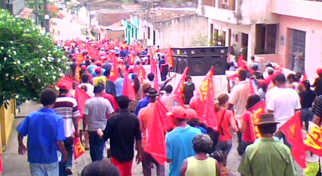 Manifestação: 1.000 camponeses nas ruas de Catende/PE