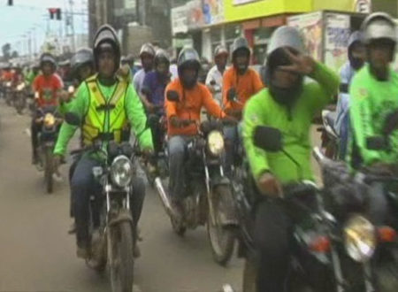 Manifestação de mototaxistas pelo direito de trabalhar
