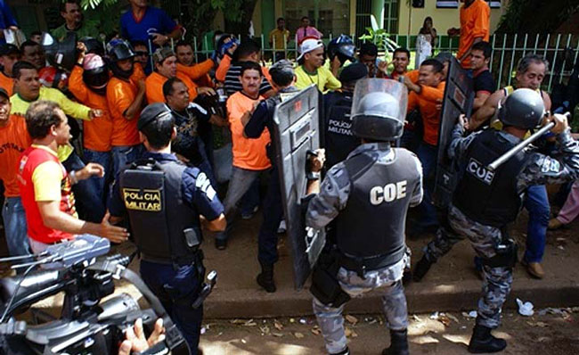 Polícia reprime mototaxistas a mando do prefeito Roberto Sobrinho (PT)