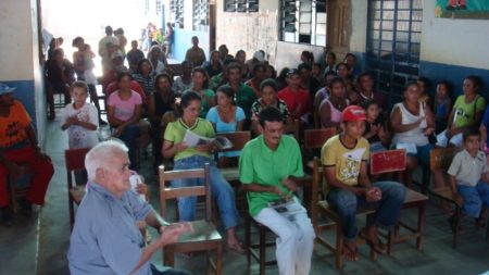 Seu João na primeira fila da celebração do 09 de agosto em Palmares - 2009