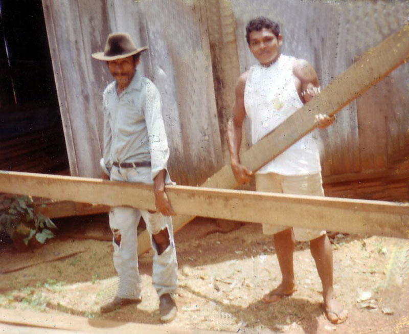 Zé Bentão durante trabalho coletivo em Corumbiara