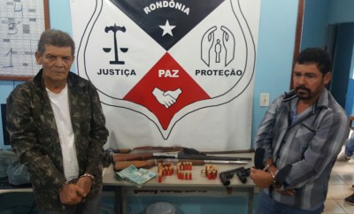 Pistoleiros Davi Teixeira de Souza (direita) e Jaime Edson Queiroz presos