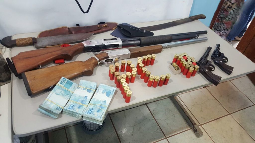 Armas, munições e dinheiros presos em posse do guaxeba Davi