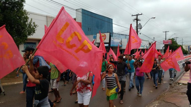 Camponeses organizados pela LCP marcham com movimentos e entidades democráticas em Jaru, 10 de fevereiro