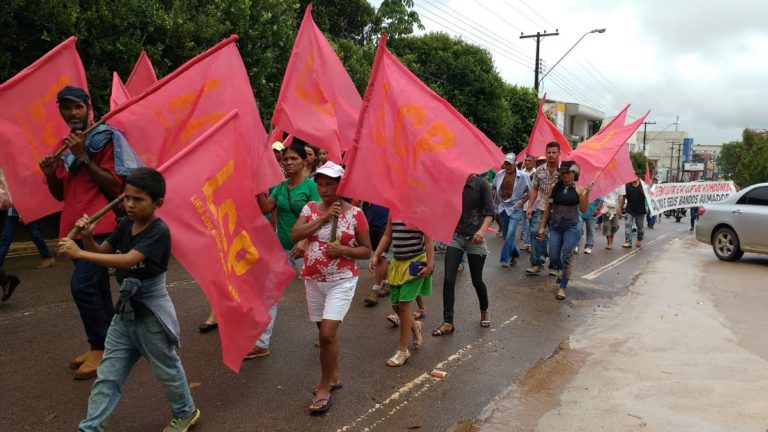 Camponeses organizados pela LCP marcham com movimentos e entidades democráticas em Jaru, 10 de fevereiro