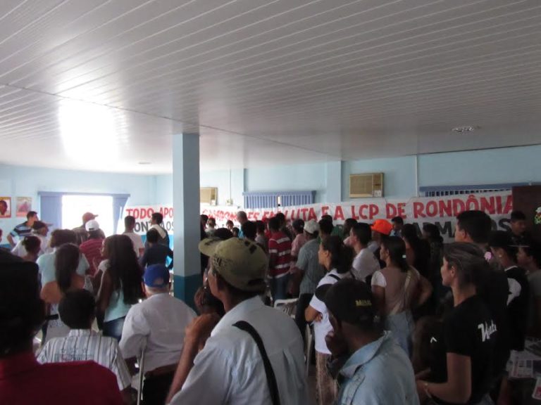 Ato Público denunciou repressão e assassinatos à luta camponesa. Jaru, 10 de fevereiro