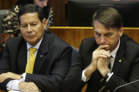 Mourão e Bolsonaro usam noca força de repressão contra camponeses. Foto: Daniel Ferreira/Metrópoles